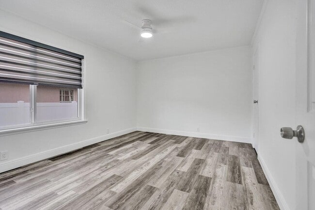 Building Photo - 229 SW 1st Ave