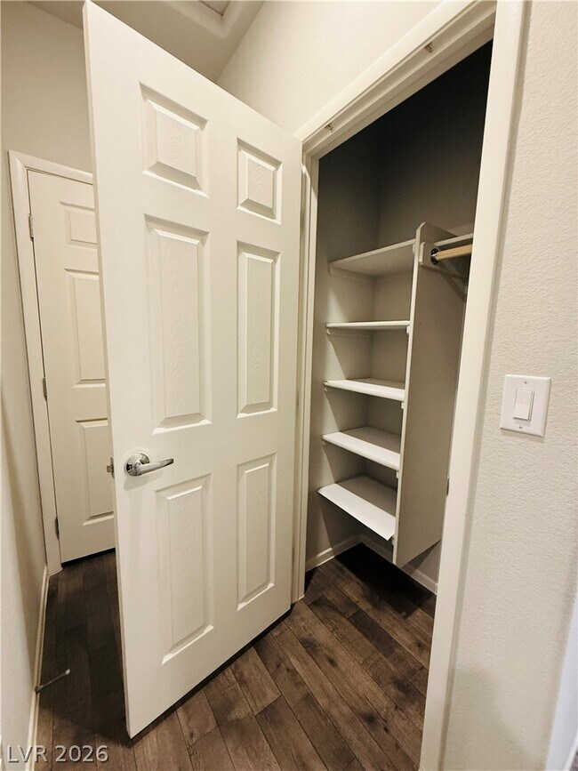 Building Photo - 7549 Cooks Meadow St