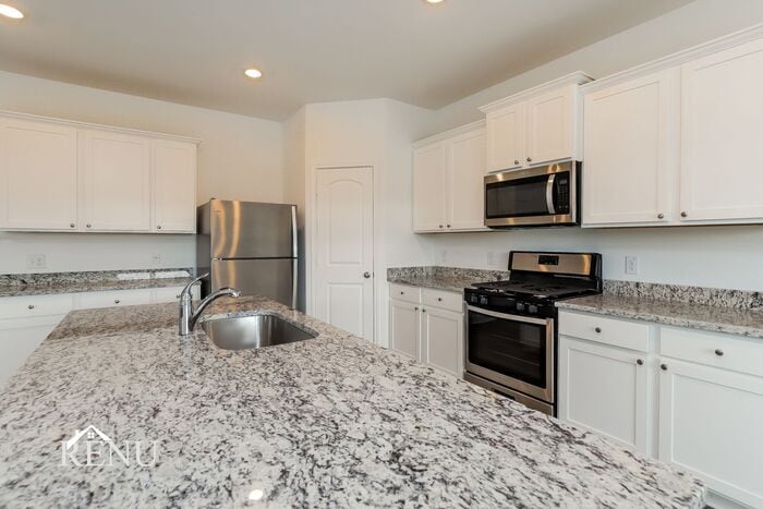 Building Photo - 3026 Jackson Smt