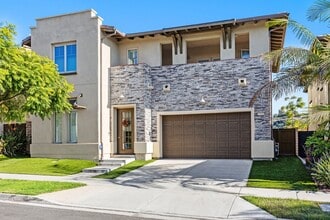 Building Photo - Beautiful 5 bedroom home in Heart of Carme...