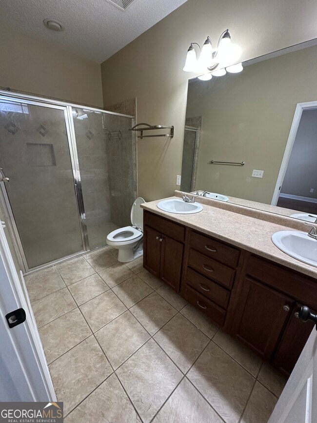 Building Photo - 101 Waters Edge Dr