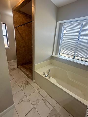 Building Photo - 127 Lori Dr