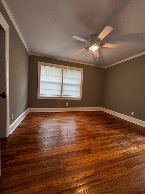 Building Photo - 2414 Slay Dr