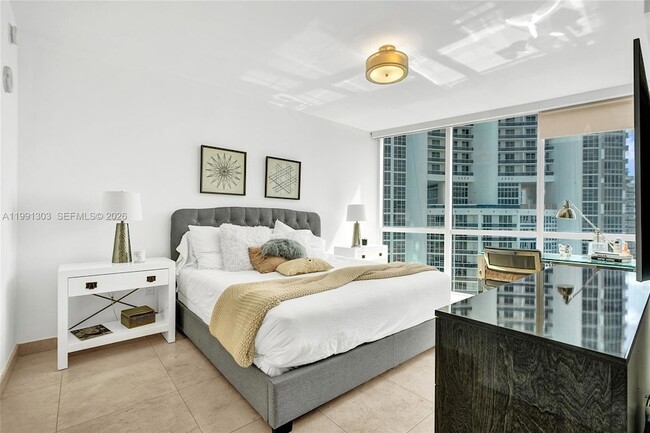 Building Photo - 18201 Collins Ave