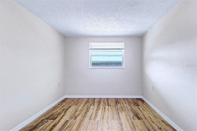 Building Photo - 5439 Oceanic Rd