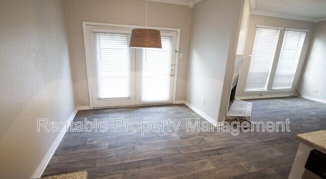 Building Photo - 4132 Cole Ave