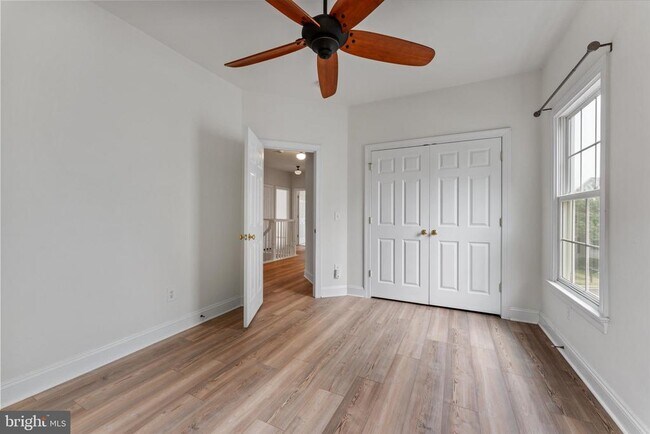 Building Photo - 116 Desales Dr