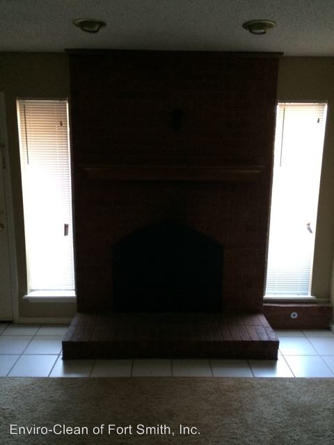 Building Photo - 8605-8607 Southridge Dr