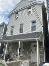 Building Photo - 630 37th St