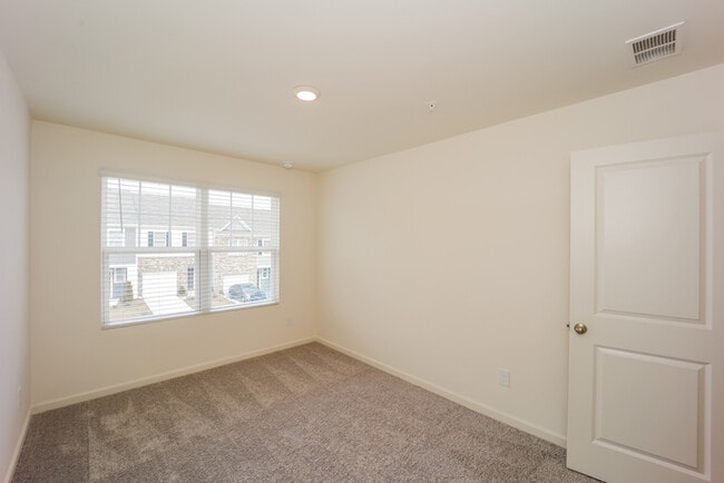 Building Photo - Fantastic 3bd/2.5ba home! Let yourself in!