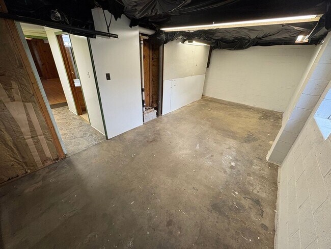 Building Photo - 328 Jacksonian Dr