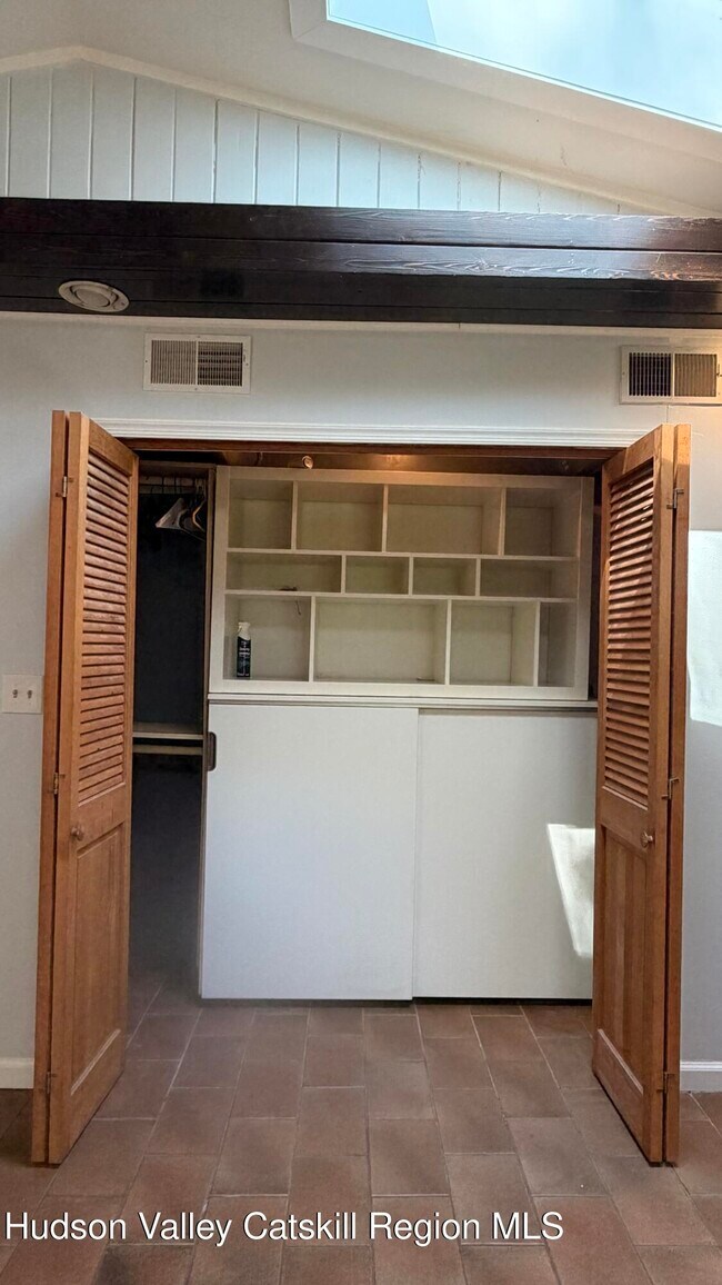 Building Photo - 629 NY-208