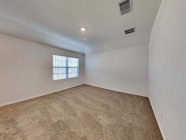 Building Photo - 24043 Mustang Run Dr