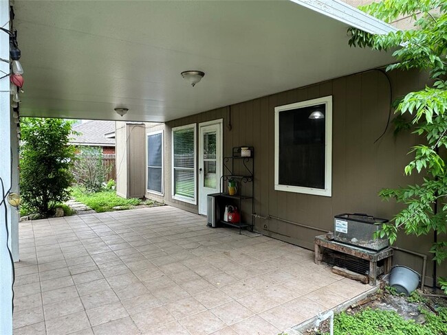 Building Photo - 2103 Aster Way