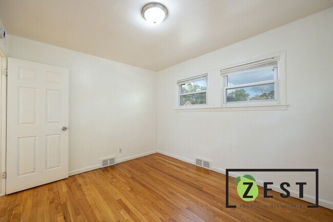 Building Photo - 2 BED 1 BATH SINGLE FAMILY HOME OPEN HOUSE...
