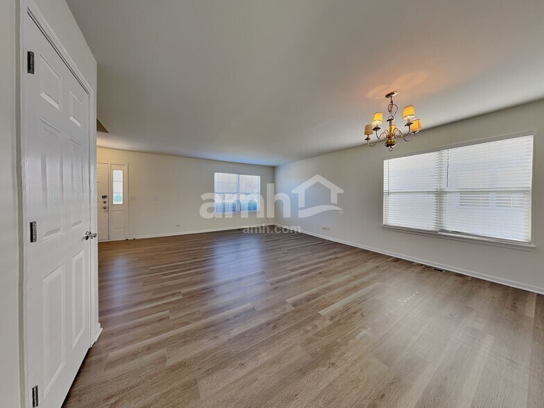 Building Photo - 34233 N Wineberry Ln