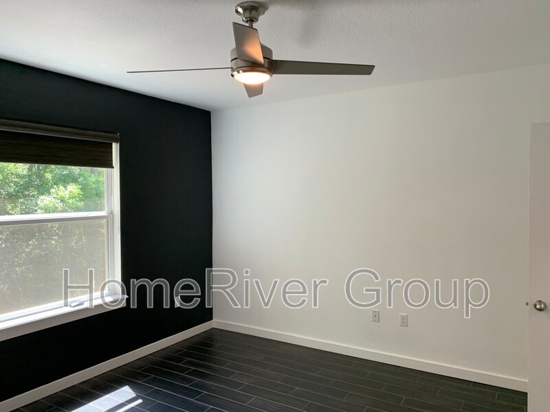 Building Photo - 8333 Pine River Rd