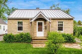 Building Photo - 230 E Royal Forest Blvd