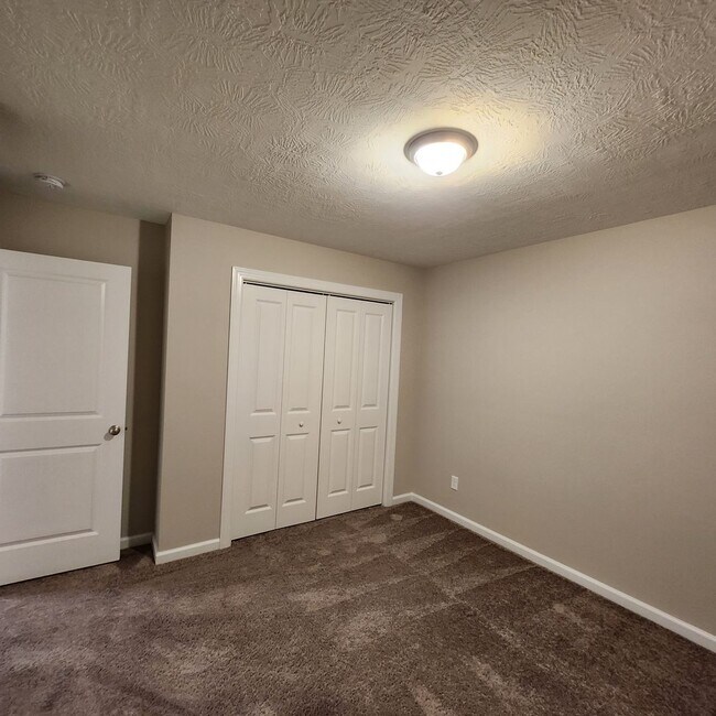 Building Photo - 5117 Heathbrook Dr