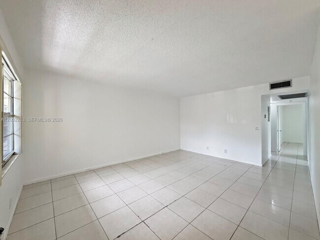 Building Photo - 251 SW 134th Way