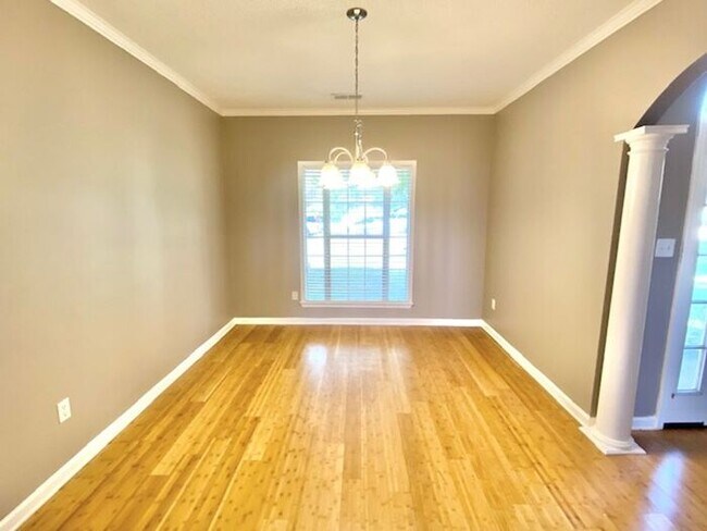 Building Photo - 3 Bedroom 2.5 bath with Loft Space Home in Cordova with Loft!