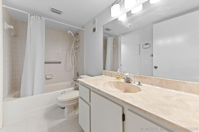 Building Photo - 7260 Kinghurst Dr