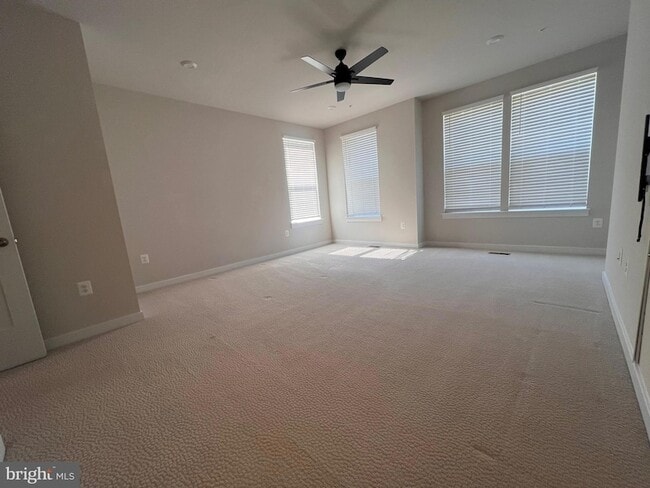 Building Photo - 44625 Wolfhound Sq