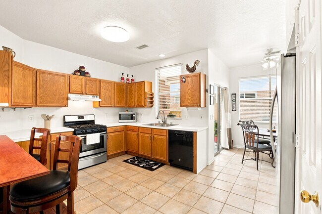 Building Photo - 2910 Green Valley Trail Dr