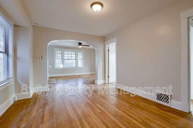 Building Photo - 3935 Agnes Ave