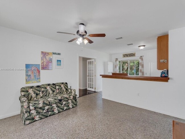 Building Photo - 1650 5th Ave