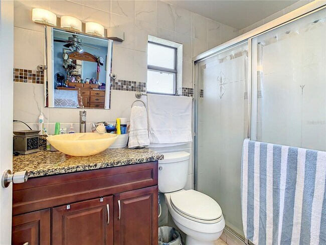 Building Photo - 853 Blanc Ct