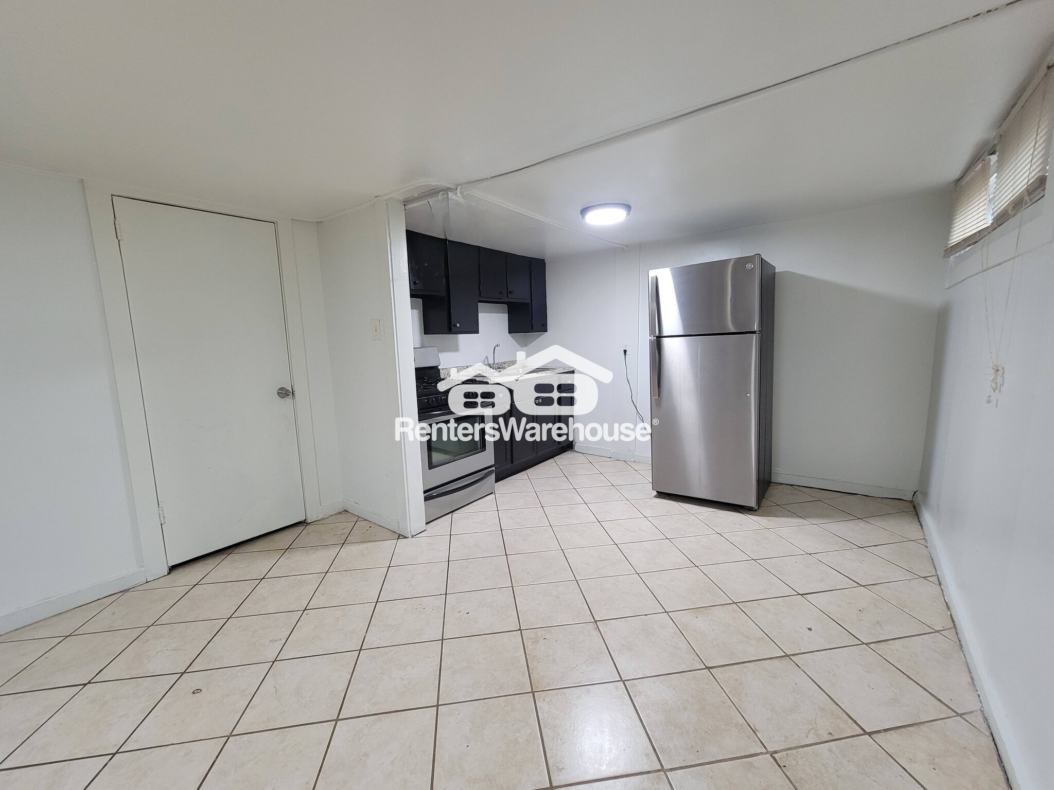 Building Photo - 1056 Regent St SW