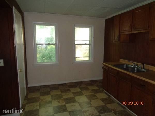 Building Photo - 129 Winterroth St
