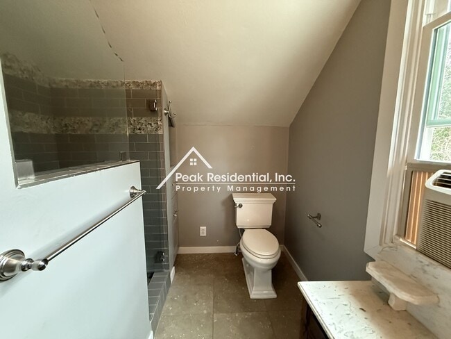 Building Photo - Beautiful Penryn 3bd/2ba House With Detach...