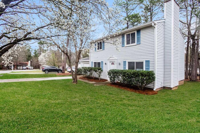 Building Photo - 5 Forestgate Ct