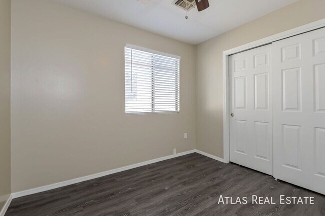 Building Photo - 12878 E Red Iron Trail