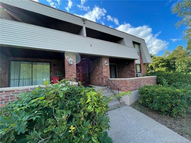 Building Photo - 565 Talcottville Rd