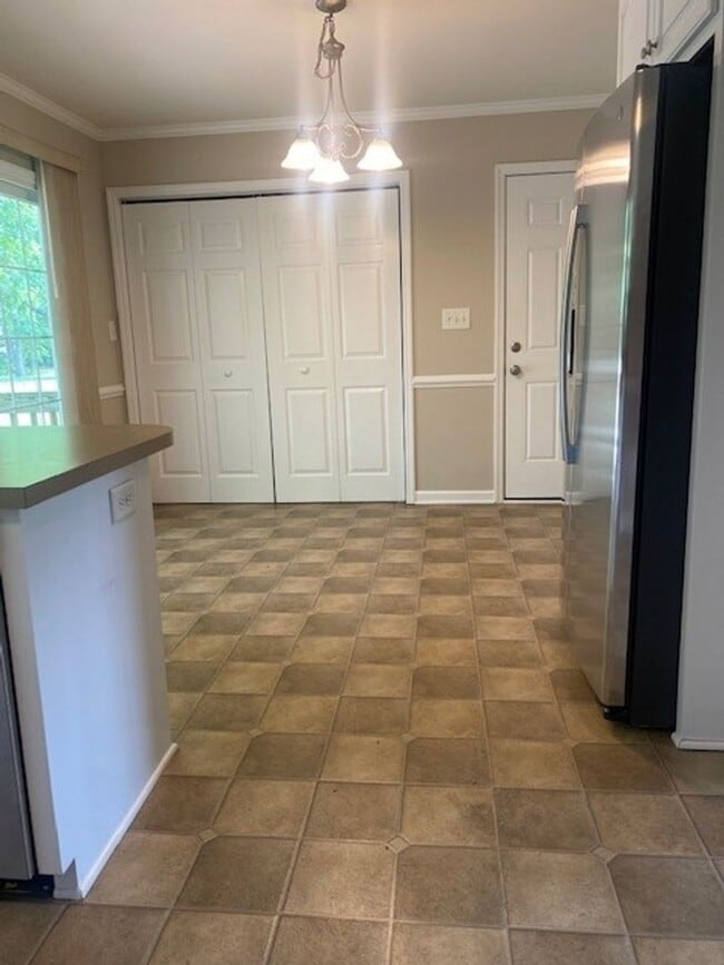 Building Photo - 211 Koufax Dr