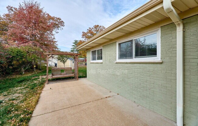 Primary Photo - 9210 Medallion Ct