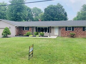 Building Photo - 951 Pawnee Rd