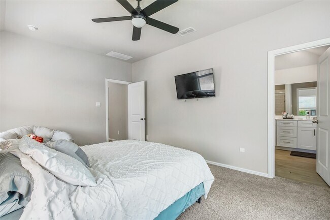 Building Photo - 4812 Foundation St