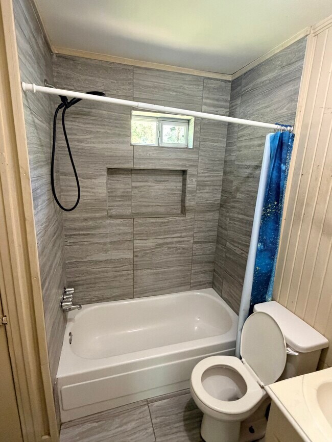 Building Photo - 2019 Alliance St