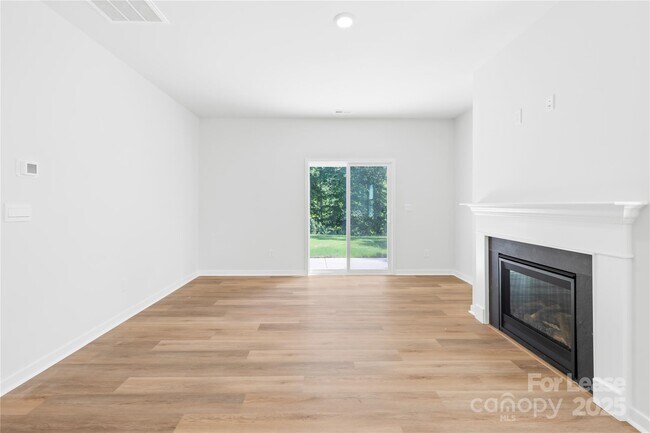 Building Photo - 3526 Cramer Crk Dr
