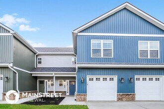 Building Photo - 2052 N Sarah Dr