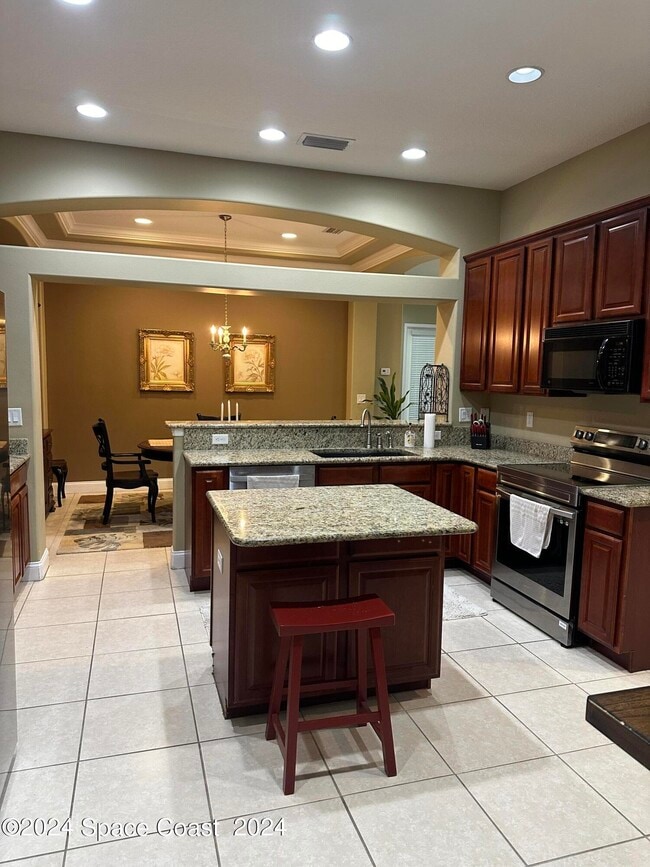 Building Photo - 8667 Villanova Dr