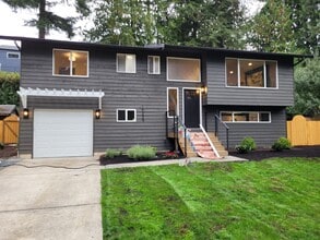 Building Photo - 19229 34th Dr SE