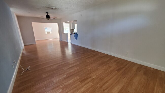 Building Photo - 3761 NE 16th Ter