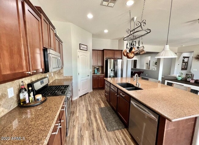 Building Photo - 19350 W Oregon Ave