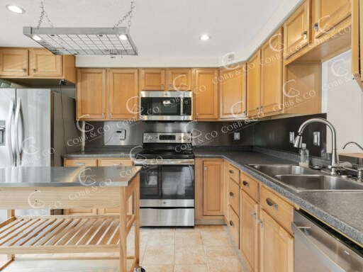 Building Photo - 1713 Misty Dawn Ct