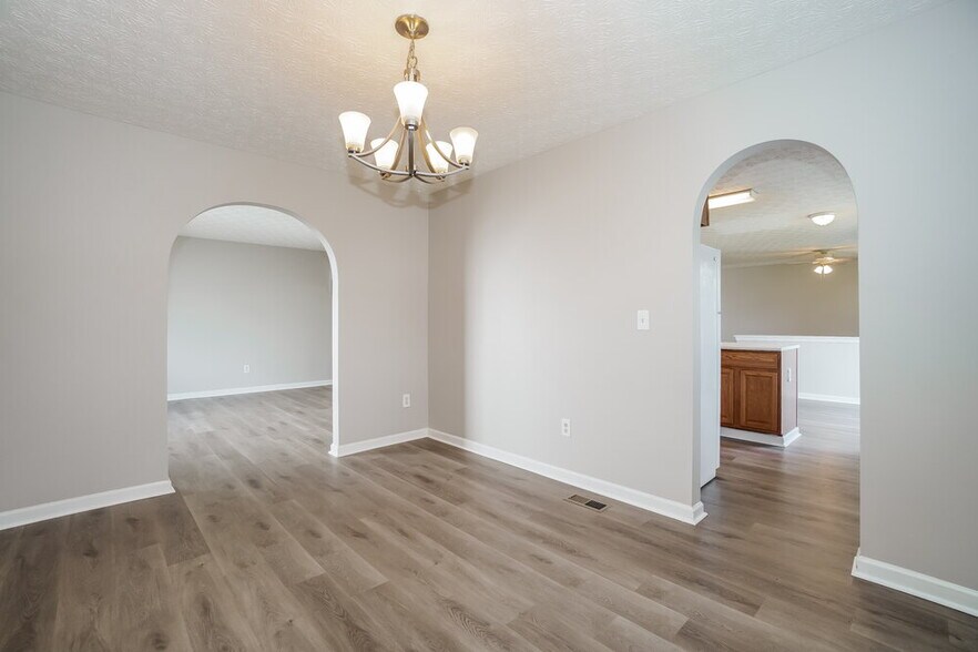 Building Photo - 3087 Fabyan Dr